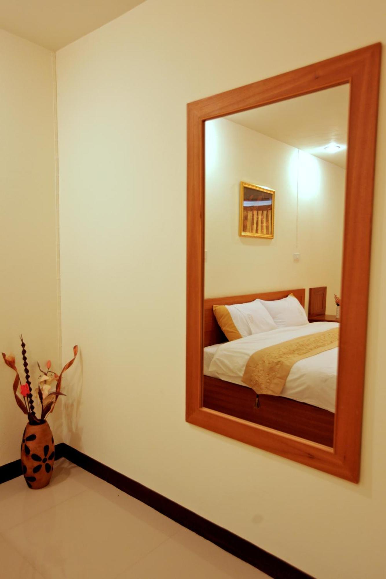 Rafael Hotel And Mansion Bangkok - Sha Extra Plus Certified Экстерьер фото