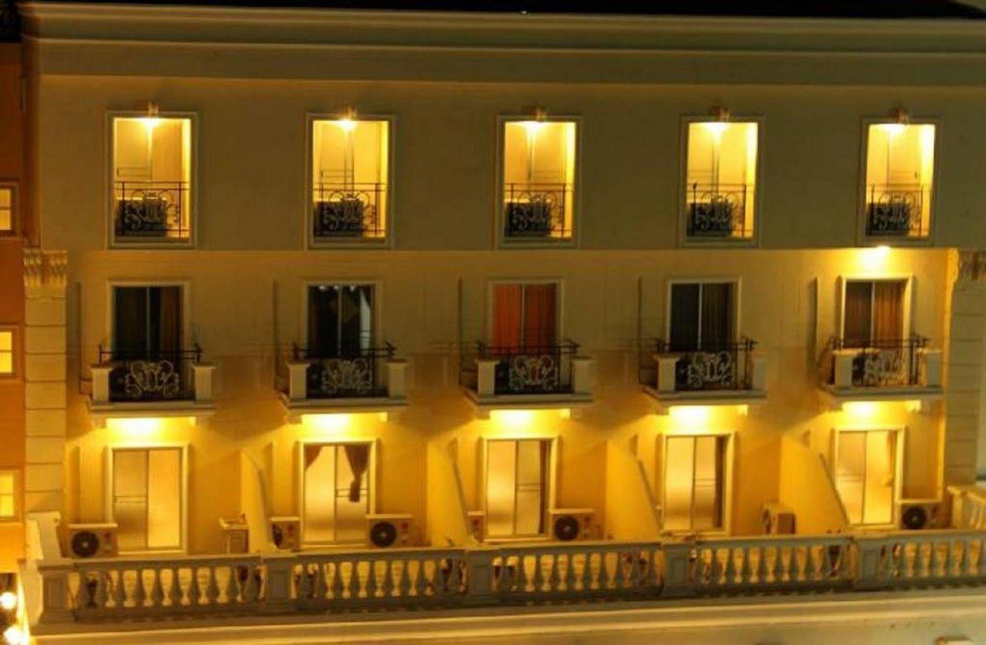 Rafael Hotel And Mansion Bangkok - Sha Extra Plus Certified Экстерьер фото